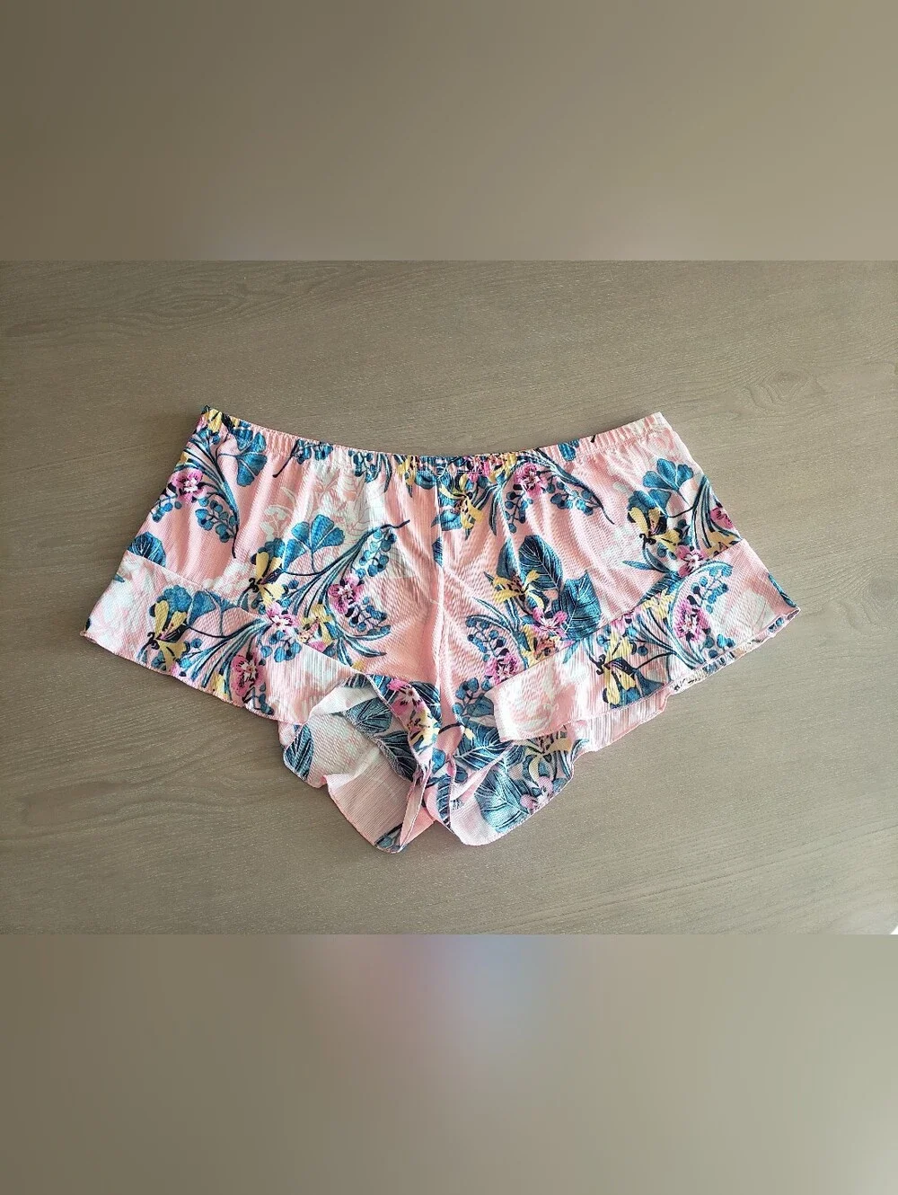 Secret Treasures Pink Floral Cami and Shorts Set - Picture 5 of 5